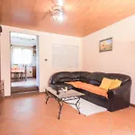 Loreta, A Beautiful And Cozy Minutes Away From The Sea Holiday home Rasa